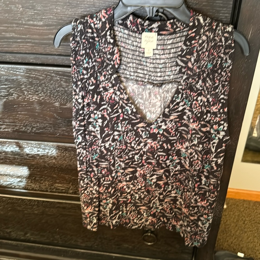 Roan & Ryan Floral Tank size Small